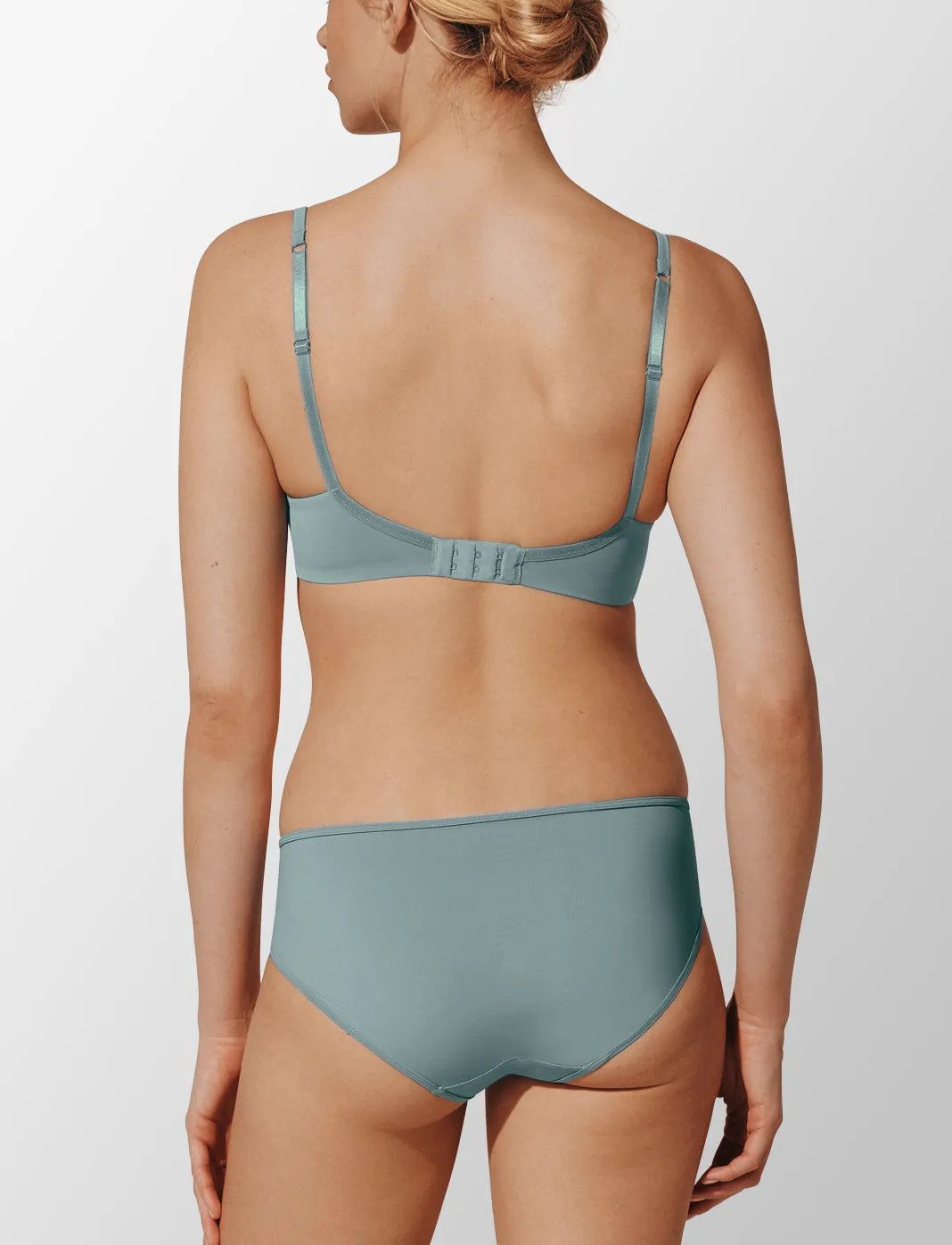 24/7® Classic Uplift Plunge Bra