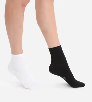 Pack of 2 pairs of white and black cotton sock liners